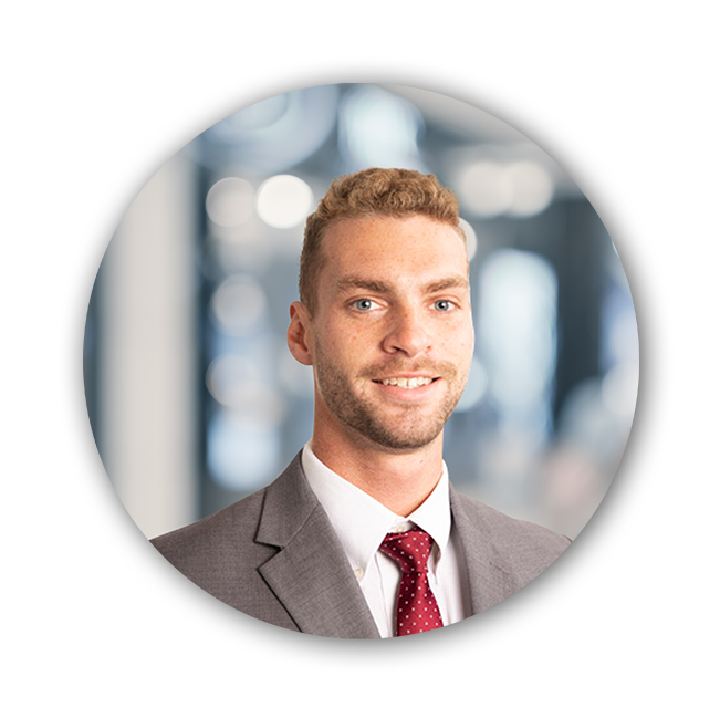 Luke_Reeder_Headshot_BlueBackground_Circle